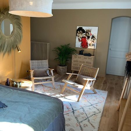 Bed and Breakfast La Bastide Des Grands Chenes Lambesc Habitación foto